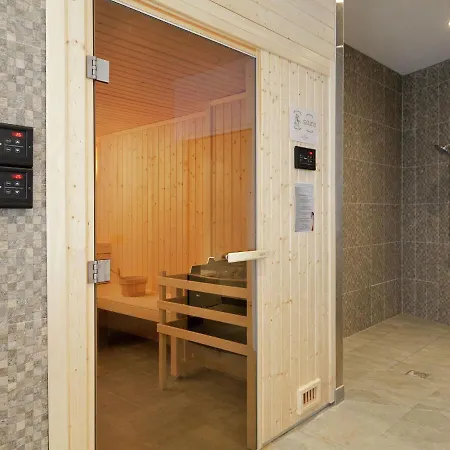 Close To Lift In Foy Apartment